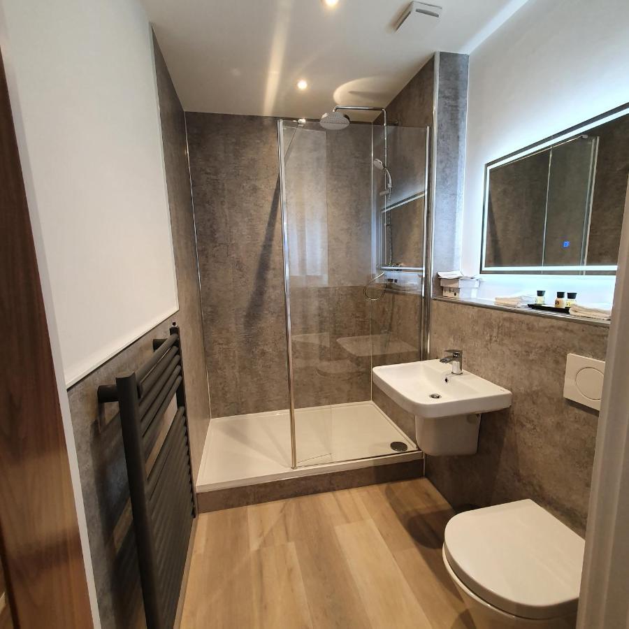 Central Penthouse With Hot Tub & Views 24 Cheltenham Dış mekan fotoğraf