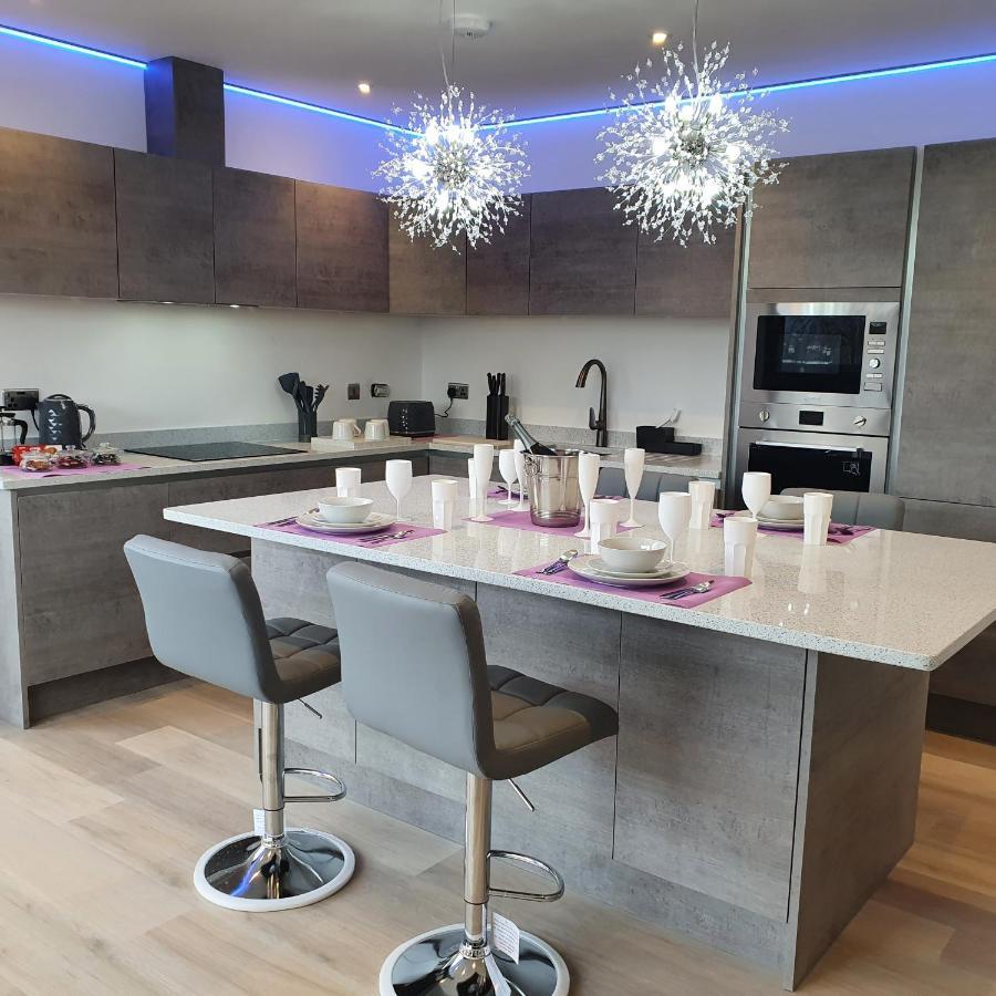 Central Penthouse With Hot Tub & Views 24 Cheltenham Dış mekan fotoğraf