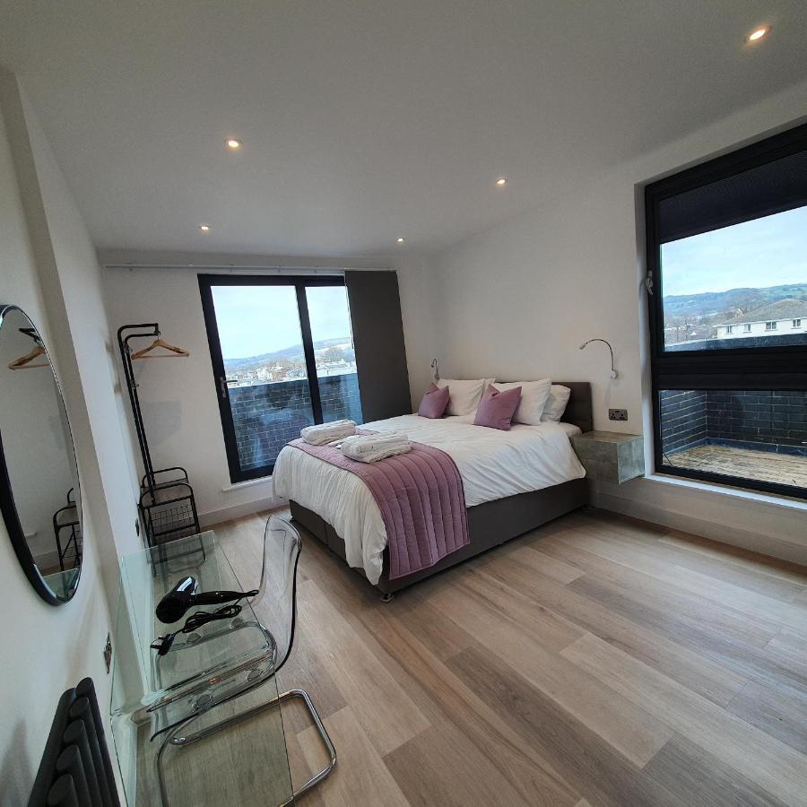 Central Penthouse With Hot Tub & Views 24 Cheltenham Dış mekan fotoğraf