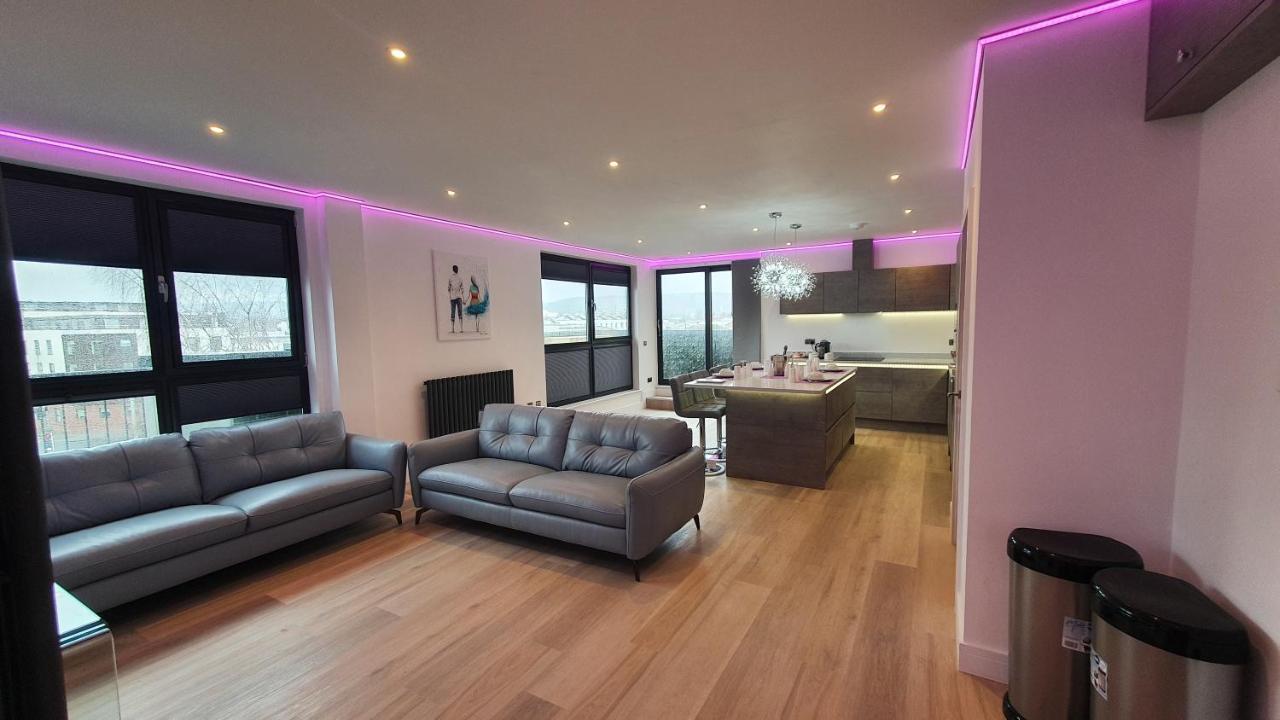 Central Penthouse With Hot Tub & Views 24 Cheltenham Dış mekan fotoğraf